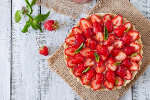 Keto strawberry tart