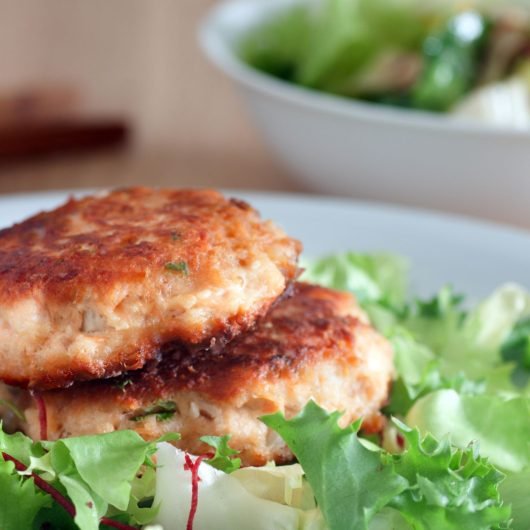 Tastiest fish burgers with next to zero carbs